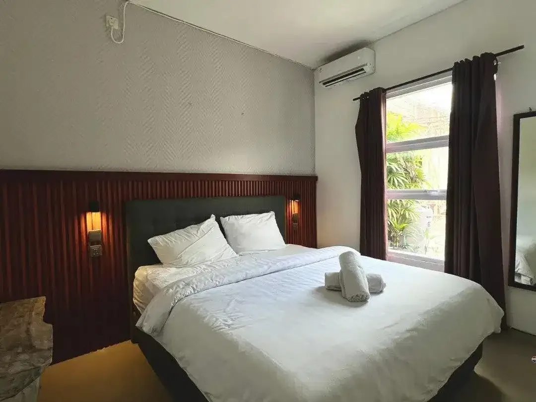 Villa Freehold 2 Kamar Tidur dengan Private Pool Dijual di Kerobokan - Image 6 of 8