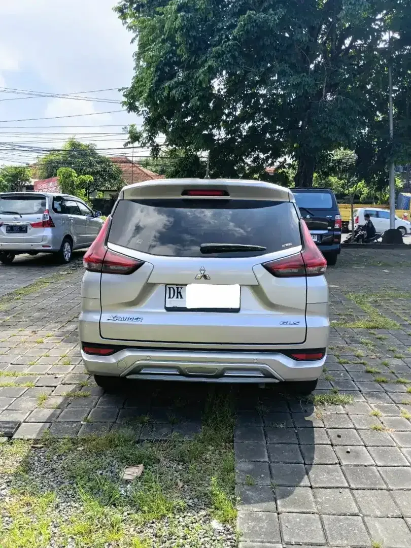 Mitsubishi Xpander GLS Manual 2019 Silver - Image 5 of 10