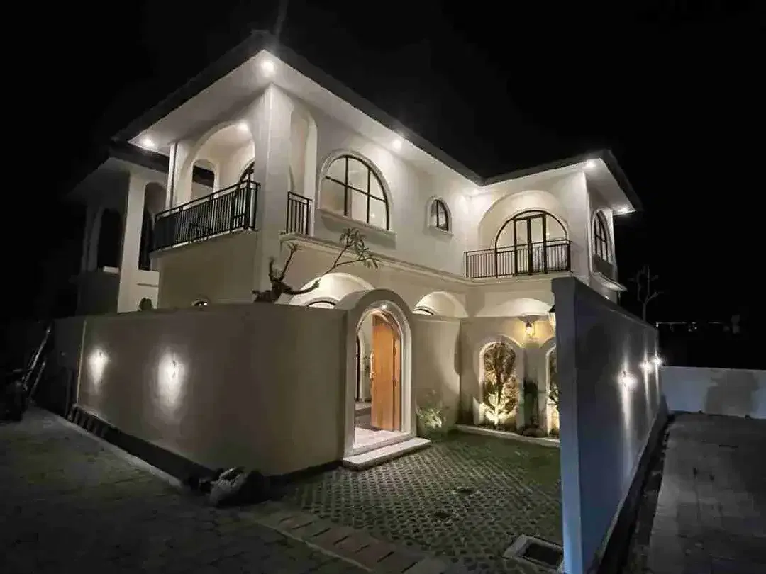 SALE FREHOLD AND LEASEHOLD 2 MODERN VILLAS IN BUDUK CLOSED TO CANGGU WITH RICEFILED VIEW - Image 4 of 10
