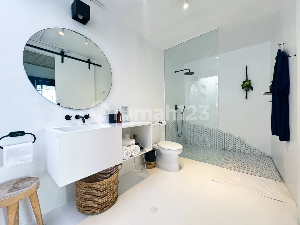 Villa 6BR Luxury Modern dengan Lapangan Tennis dan Unblock Ocean View di Ungasan, Bali. - Image 4 of 4