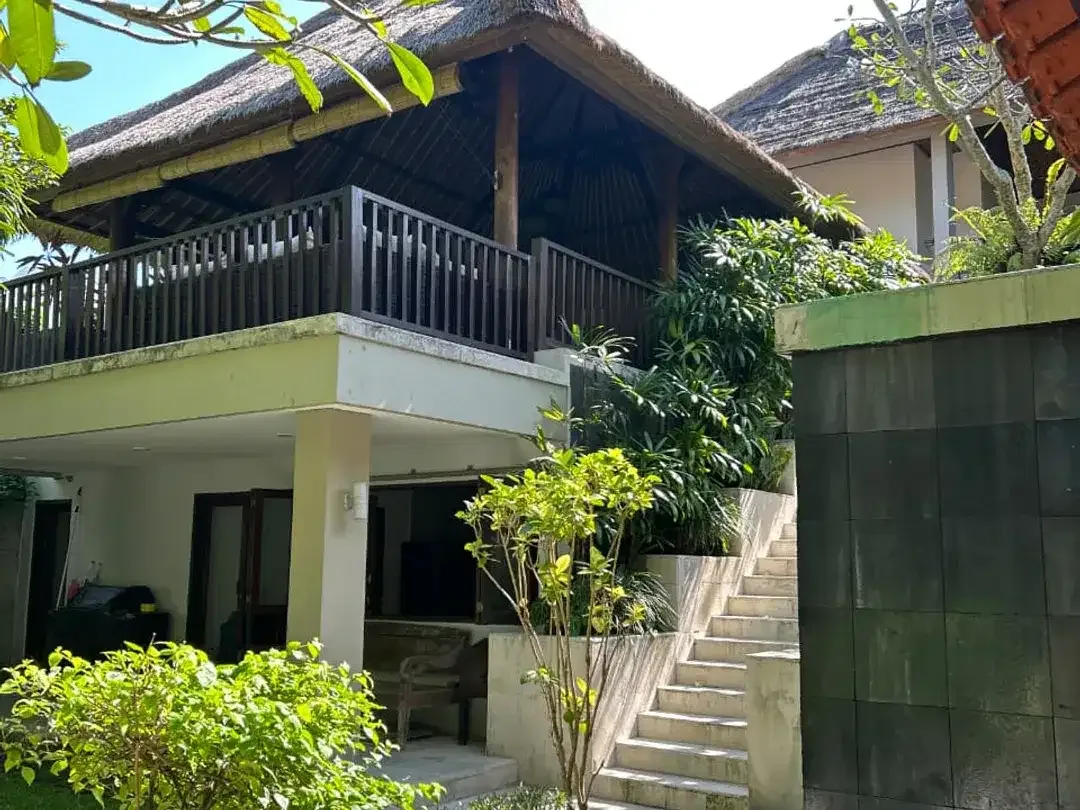 BALINESE VILLA NEAR PERERENAN BEACH - FOR SALE - Image 1 of 10