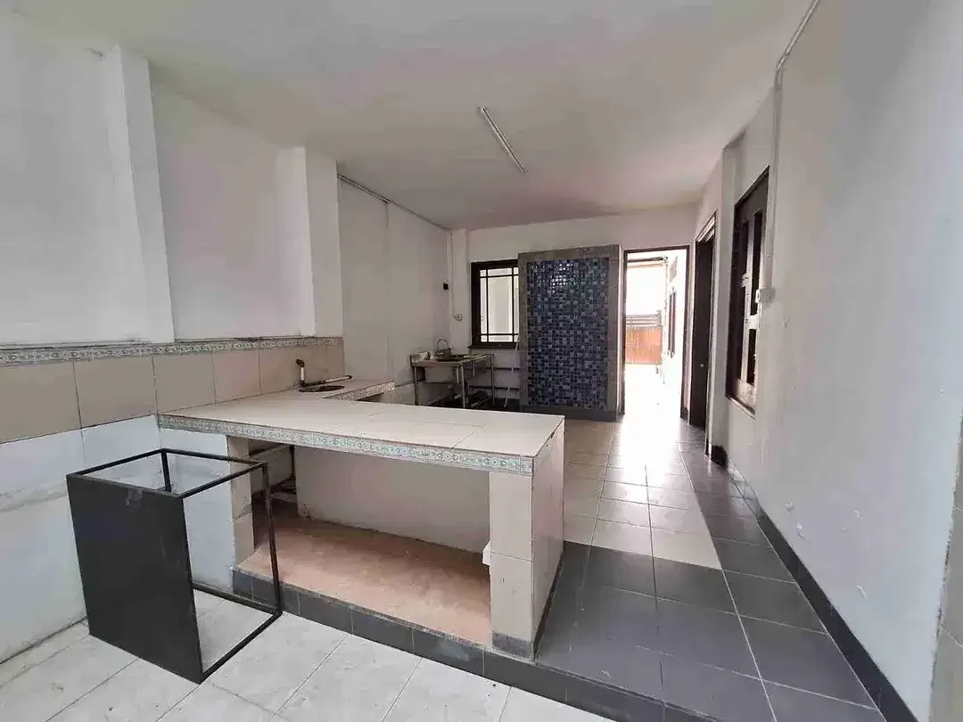 Rumah 2 Lantai dan 6 KT di Jl. Raya Pandu Dalung Kuta Utara - Image 4 of 9