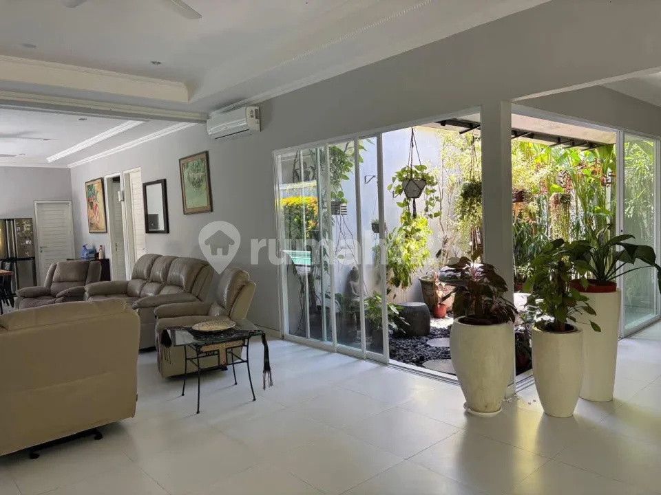 Rumah Semi Villa Jalan Kaki ke Pantai Sanur - Image 3 of 4