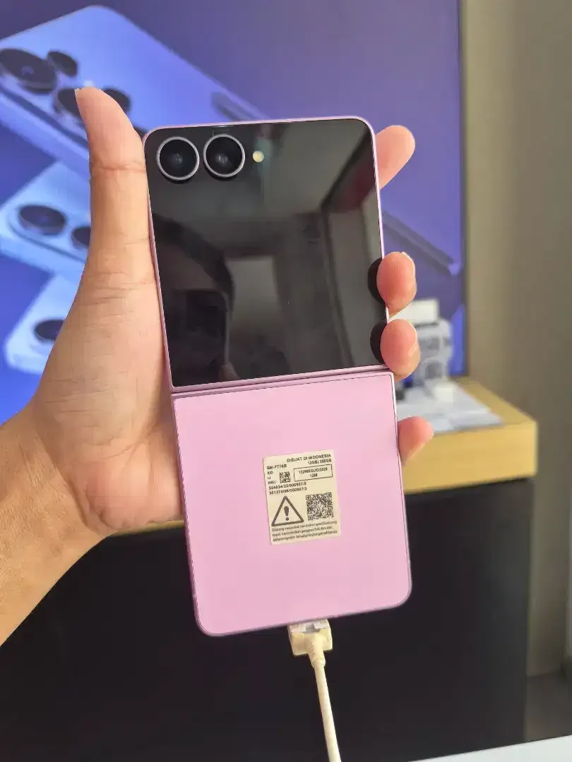 Kredit Samsung Galaxy Z fold8 Cukup KTP Tanpa DP - Image 1 of 4