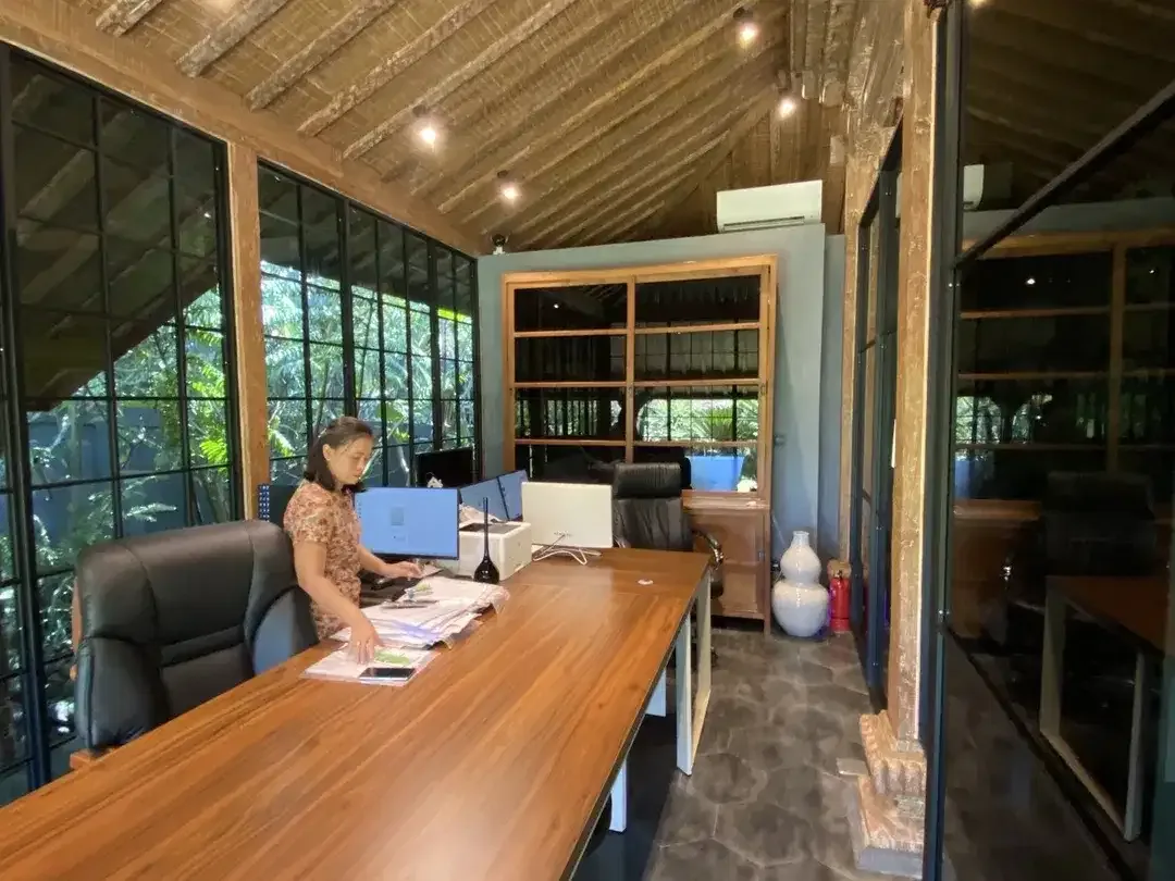 Leasehold - Exquisite Teak Joglo Office with Premium Finishes & Scenic Landscape - Image 4 of 10