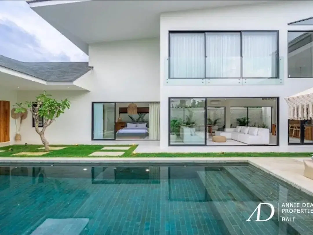 FREEHOLD / LEASEHOLD | MODERN VILLA IN PRIME SEMINYAK NEAR THE BEACH - Image 3 of 10