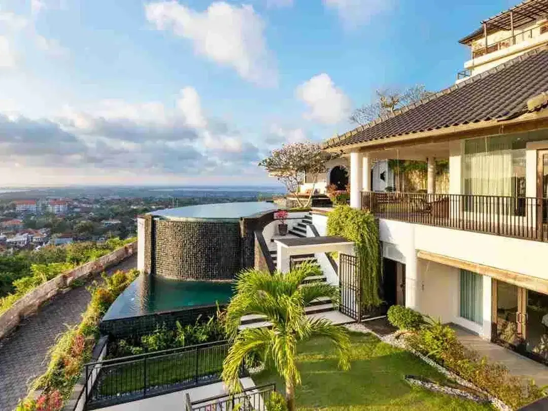 Extraordinary Cliffside Escape Villa, Fully Furnished, at Goa Gong, South Kuta, Badung - Image 1 of 10