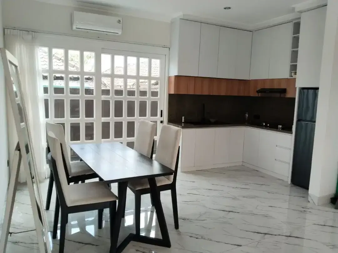 RUMAH 2 LANTAI GAYA AMERICAN CLASSIC DI GN SALAK PADANGSAMBIAN DENPASAR DEKAT RS - Image 10 of 10