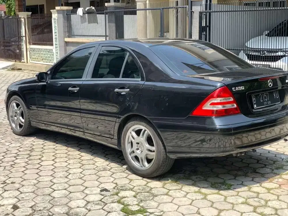 DIJUAL MercedesBenz C230 V6 SPORT 2007 - Image 4 of 10