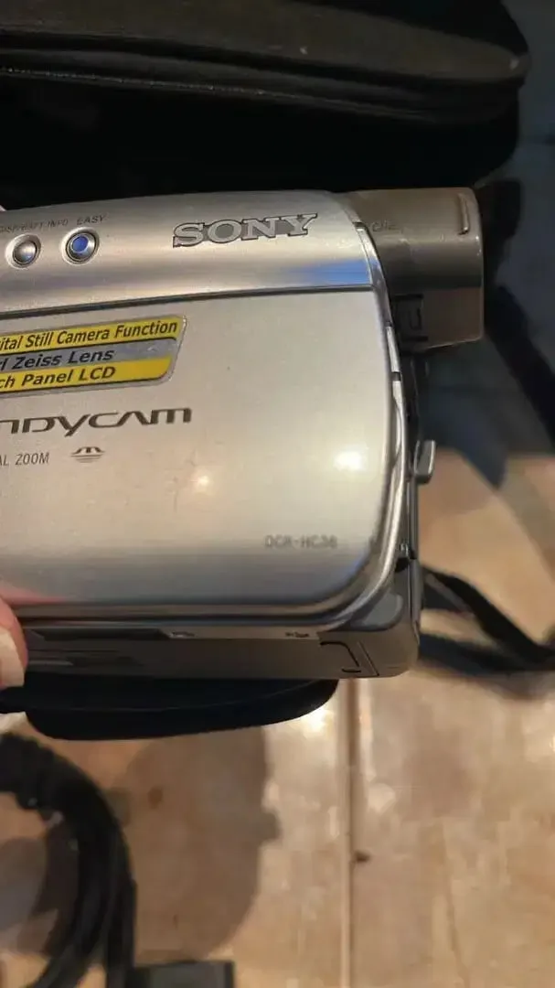 HandyCam SONY DCR-HC36E - Image 6 of 8
