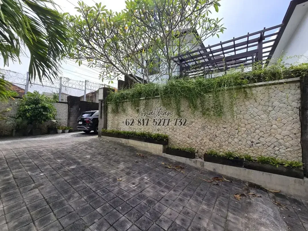 Dijual dan Disewakan Rumah Tropical Modern SHM Private Pool di Bukit Damai Jimbaran Bali - Image 9 of 10