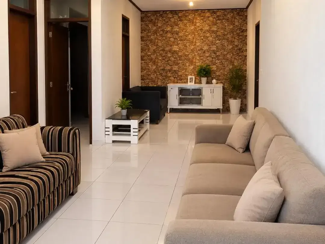 Freehold 4 Bedrooms Home in Kerobokan - Strategic Location! Bali - Image 2 of 5