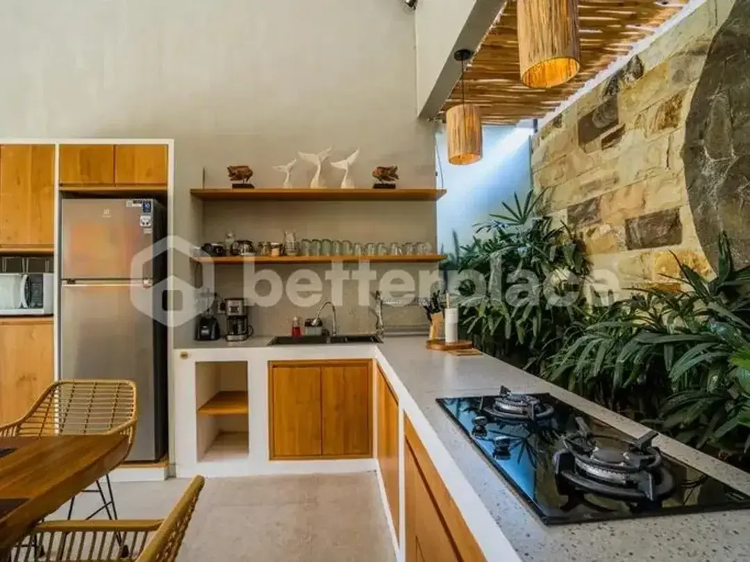 Charming and Modern 3 Bedroom Villa in Kerobokan Area - Image 2 of 10