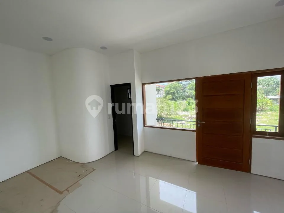 Rumah Baru Lantai 2 di Denpasar Utara - Image 3 of 4