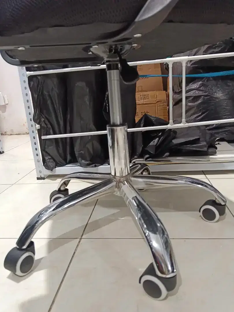 PROMO TERMURAH 300rb BARU-Kursi Kantor/Belajar/Kerja Hidrolik Putar - Image 4 of 4