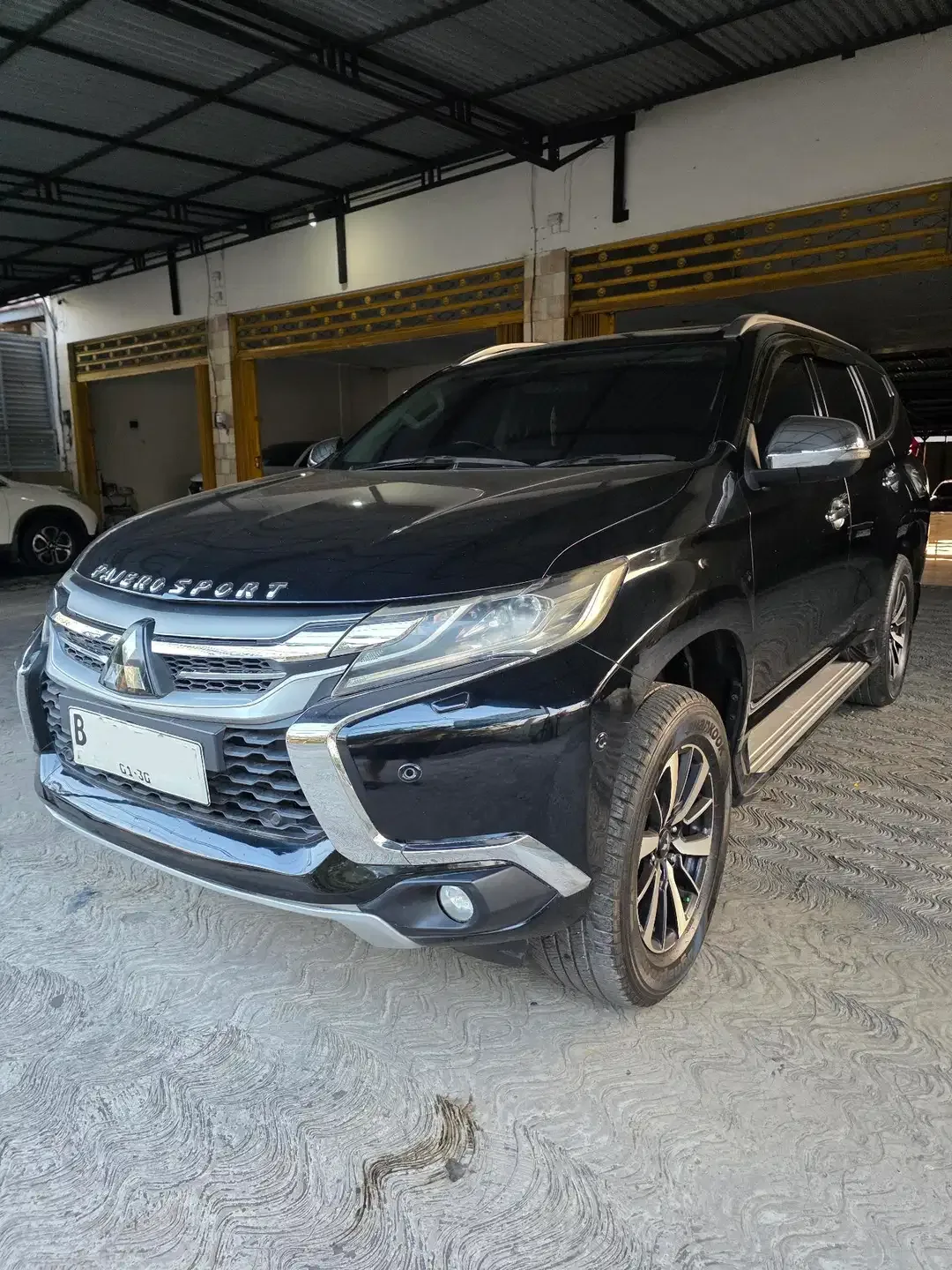 Pajero Dakar 2019 4x4 Automatic - Image 1 of 5