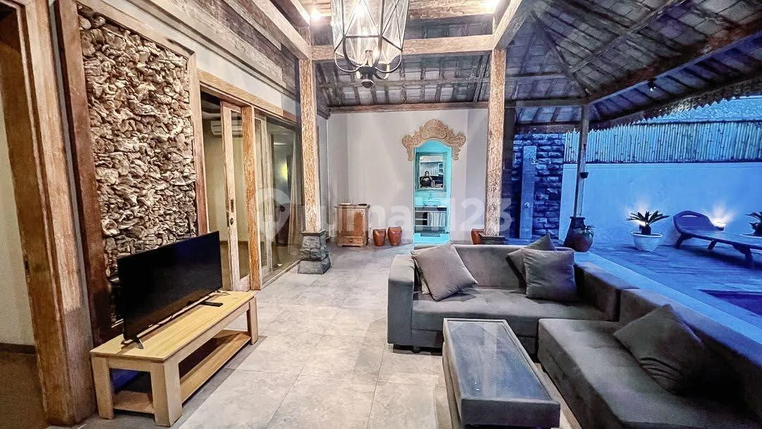 Villa Model Joglo dengan Kolam Renang Strategis di Tibubeneng - Image 3 of 4