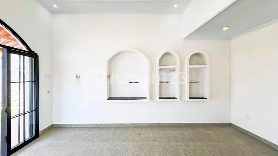 Villa Unfurnished Seseh Area - Image 4 of 4