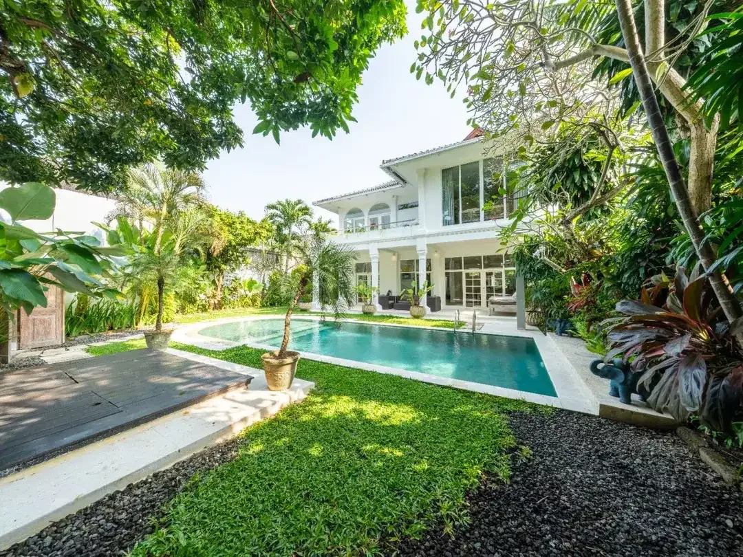 4 Bedroom Villa In Batu Belig - Image 9 of 10