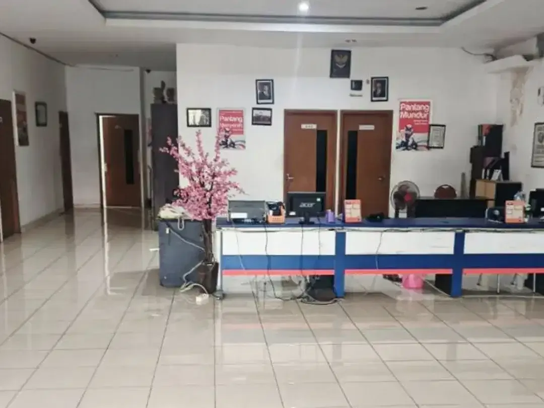 GEDUNG KANTOR LOKASI STRATEGIS DI KAPTEN REGUG DENPASAR - Image 2 of 10