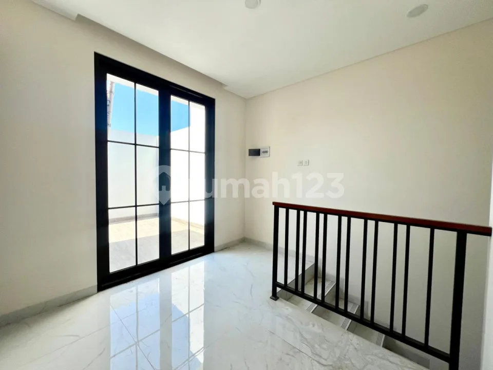 Strategic Luxury House For Rent In South Denpasar - 3 Min To Bali Mandara Toll - Image 4 of 4