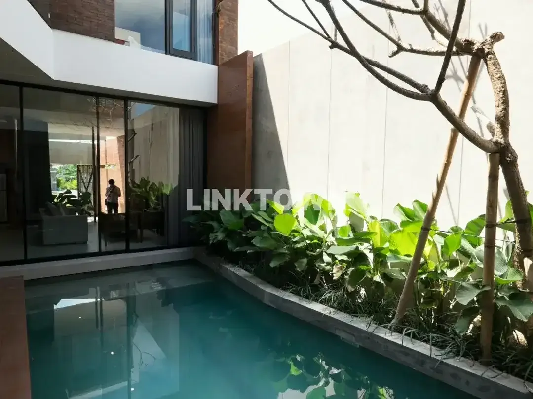 READY FOR SALE & FOR RENT MEZZANINE VILLA IN CANGGU - Image 2 of 10