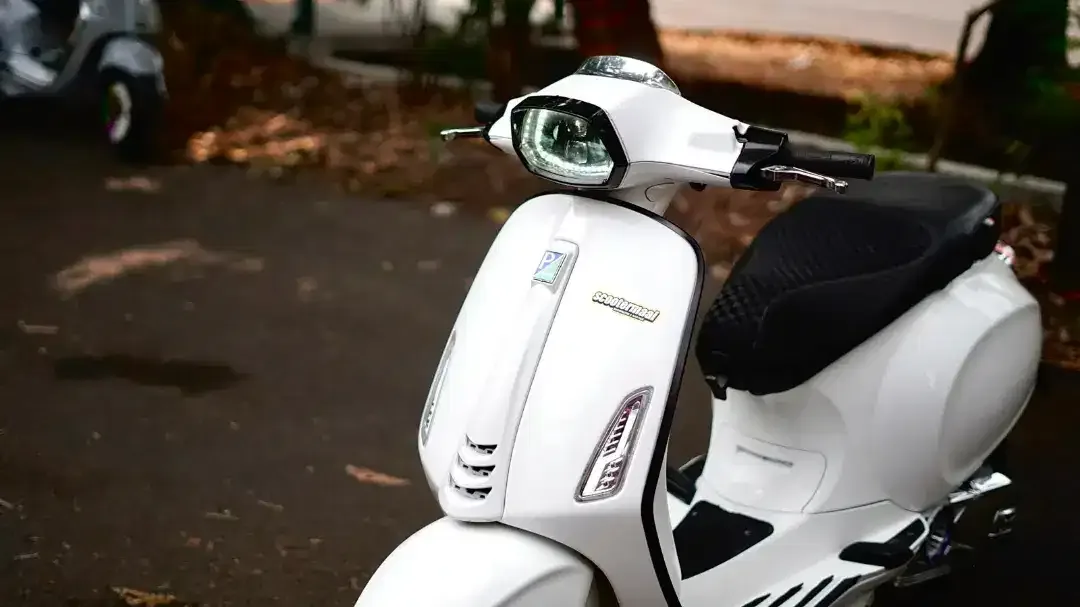 VESPA SPRINT 150 3V 2016 PUTIH MODIF - TERMURAH - Image 2 of 8