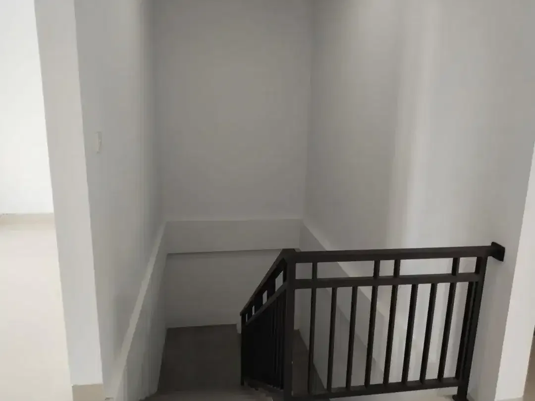 Dijual / Disewakan Rumah 2 Lantai Berlokasi di Perumahan One Gate System - Image 8 of 10