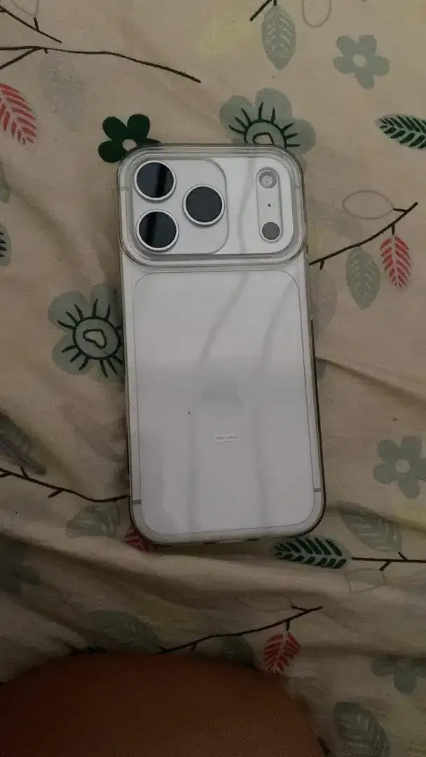 For sale iphone 17 pro - Image 1 of 7