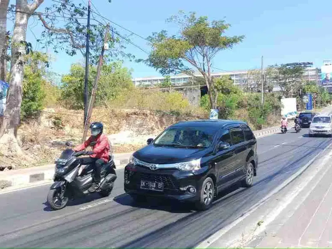 Di jual tanah pinggir jalan raya Uluwatu sangat cocok untuk usaha hotel, resto dan ruko - Image 4 of 10