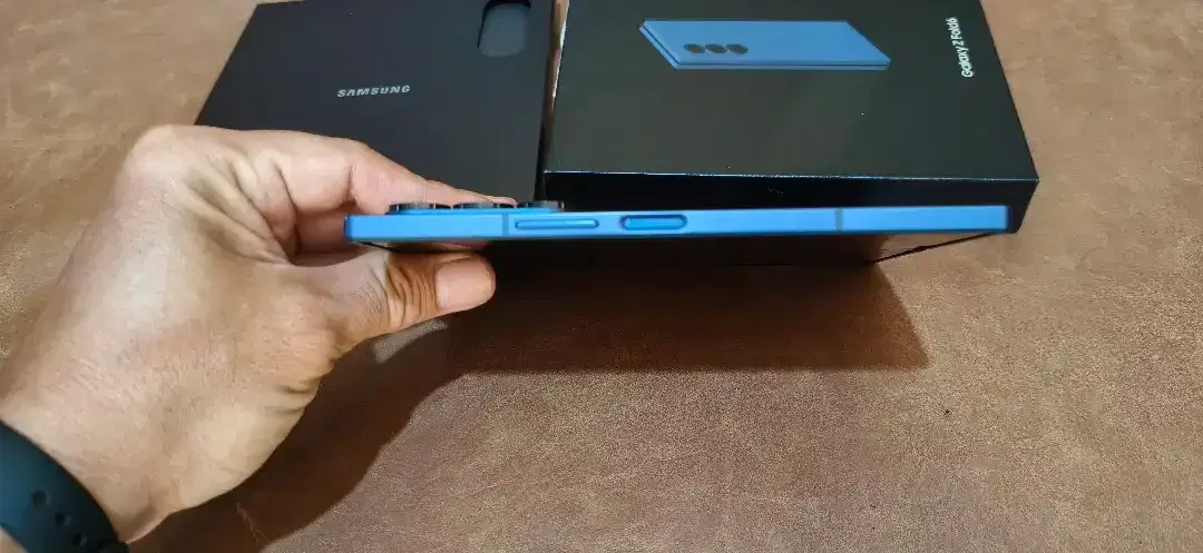 SAMSUNG Z FOLD 6 12/1TB - Image 4 of 9