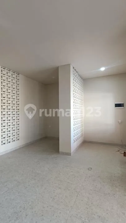 Sewa Rumah Baru-Onegate System Kerobokan - Image 1 of 4