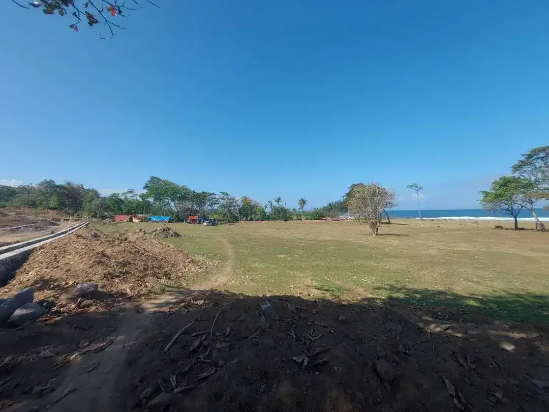 Dijual tanah kavling Premium Beach Front dan View Laut di Gianyar - Image 2 of 10