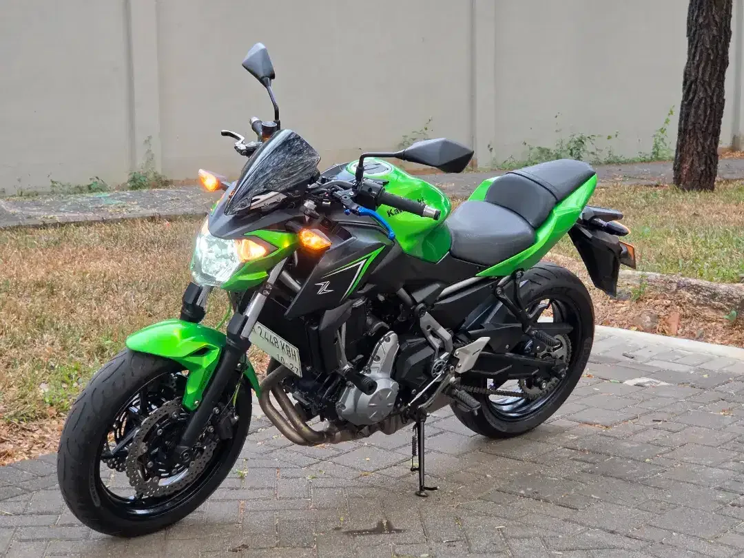 Moge Naked Kawasaki Z650 th 2017 Like New Siap Gas Turing Not ER6N - Image 8 of 10