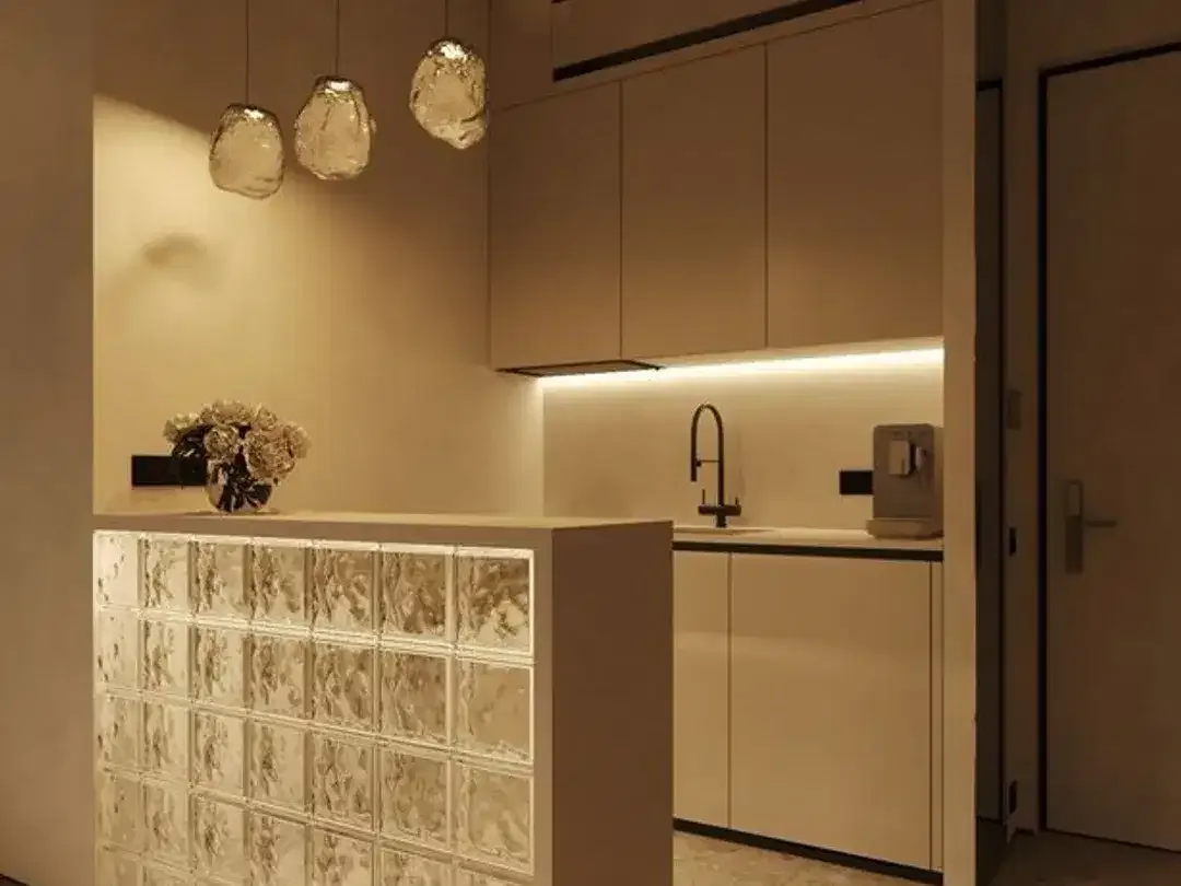 Stylish Luxury 1-Br Apartment For 53-Year Leasehold In Uluwatu - Image 5 of 10