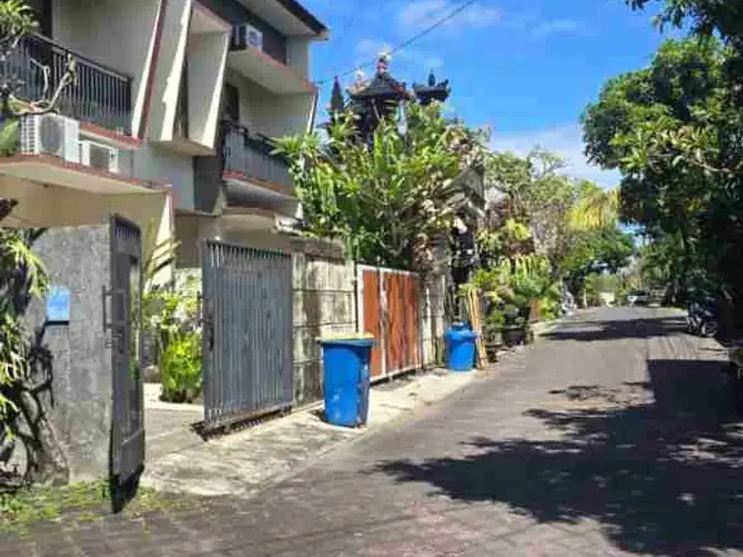 RUMAH MODERN MINIMALIS DI TAMAN GIRI NUSA DUA - Image 2 of 10