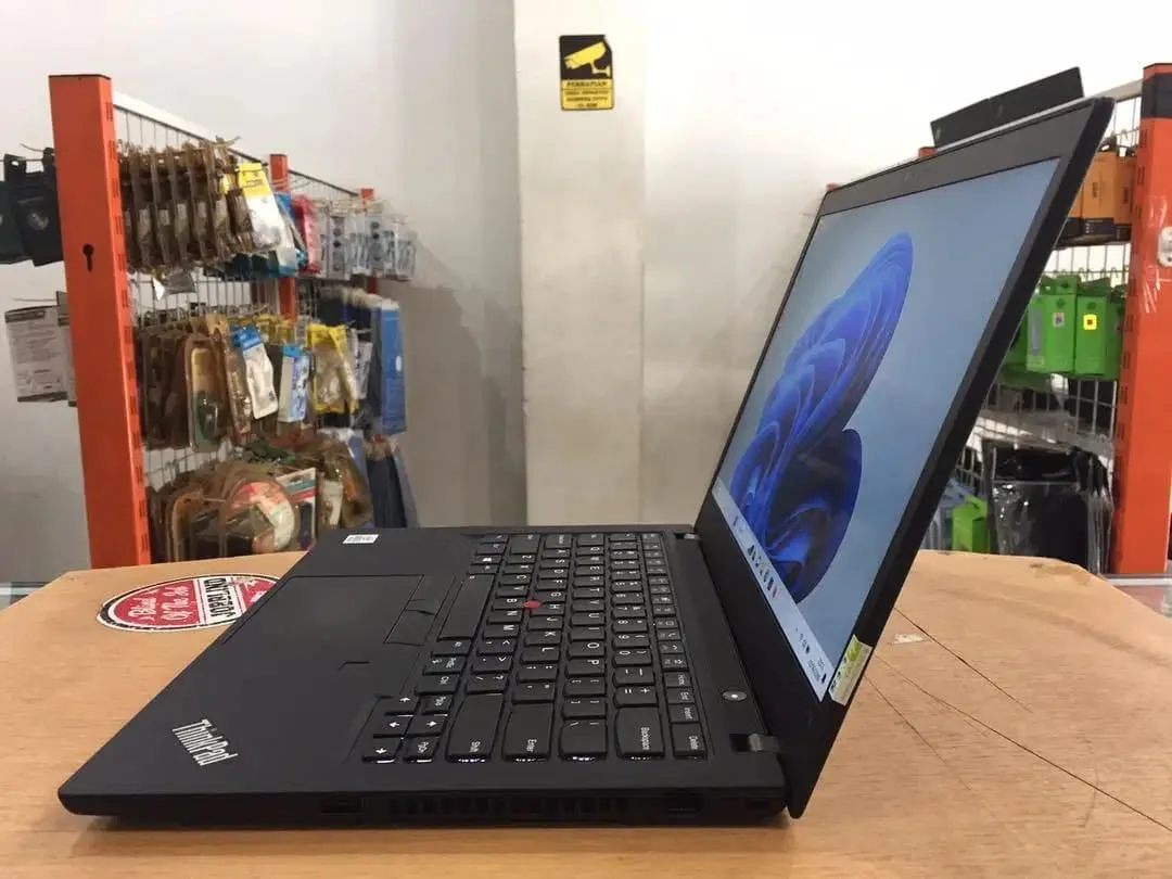 Lenovo ThinkPad T14 Intel Core i5Gen10, Ram 16GB, SSD 256GB Slim Mulus - Image 4 of 10