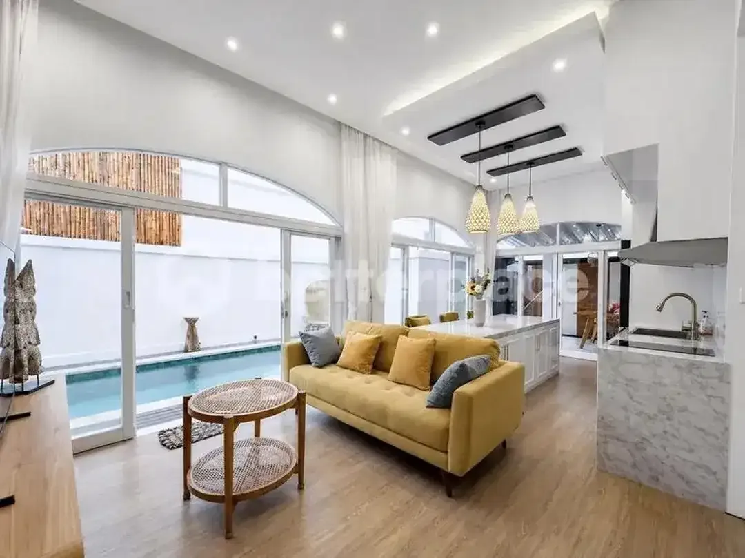 Moderna and Fully Furnished Freehold Villa in Pecatu - Image 2 of 10