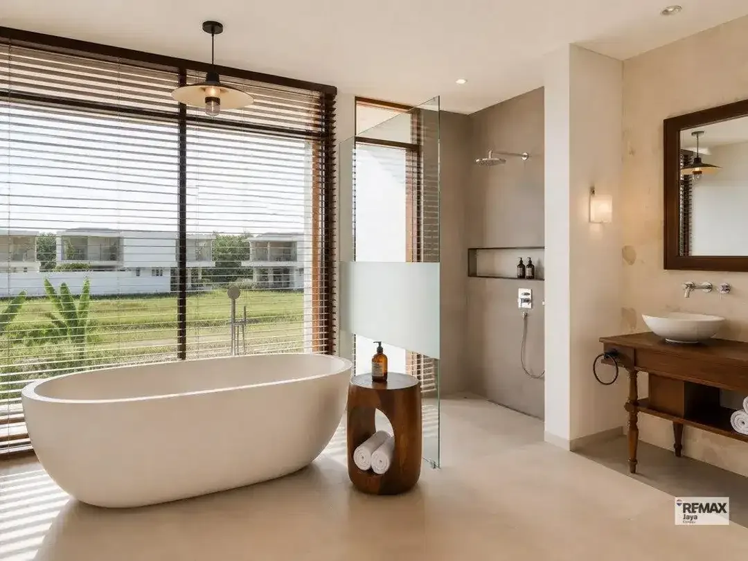 Luxury 3-Bedroom Villa For Sale With 27-Year Leasehold - Seseh, Bali - Image 8 of 10