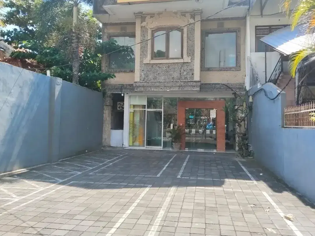 TANAH BERISI BANGUNAN KANTOR DI JL UTAMA NUSA DUA DEKAT PANTAI - Image 1 of 7