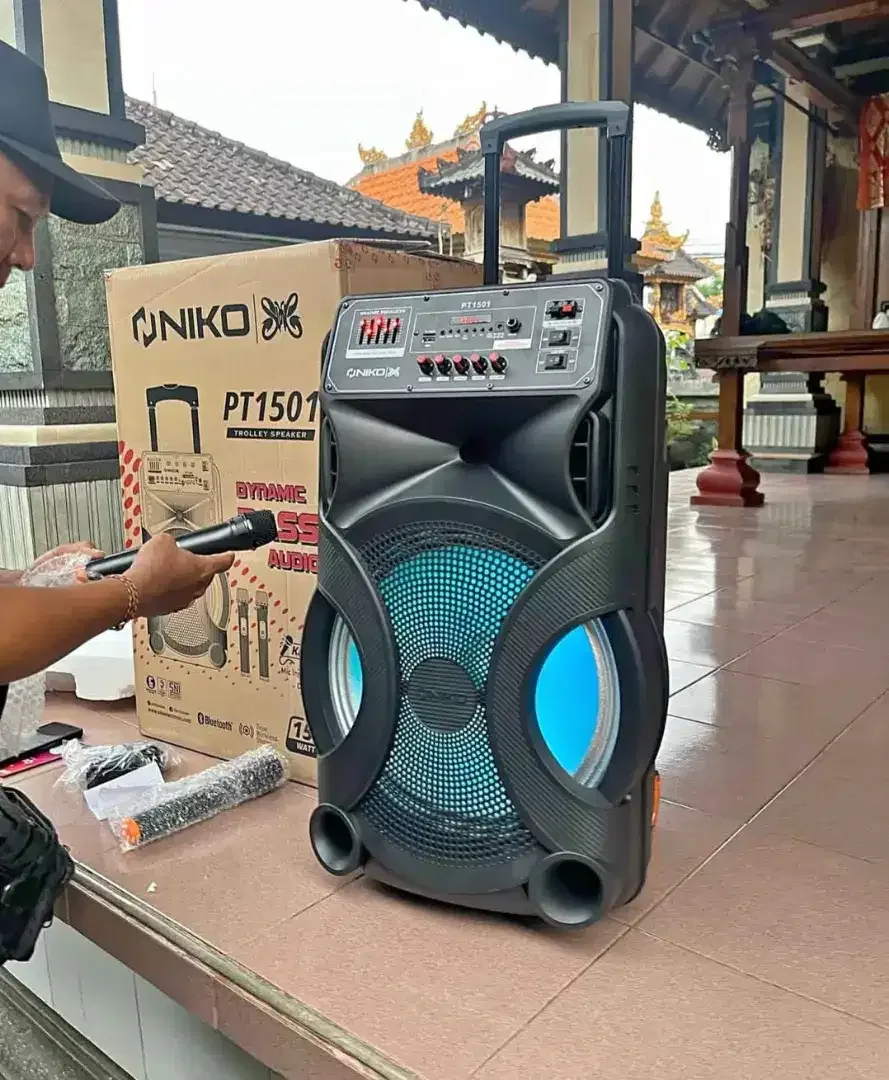 Jumbo 15 inch speaker troly karaoke merk NIKO isi 2 mic wireles - Image 1 of 3