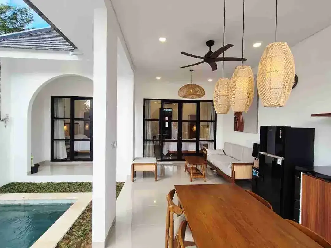 Brand New Modern Villa in cozy environment Taman Mumbul - Image 4 of 10