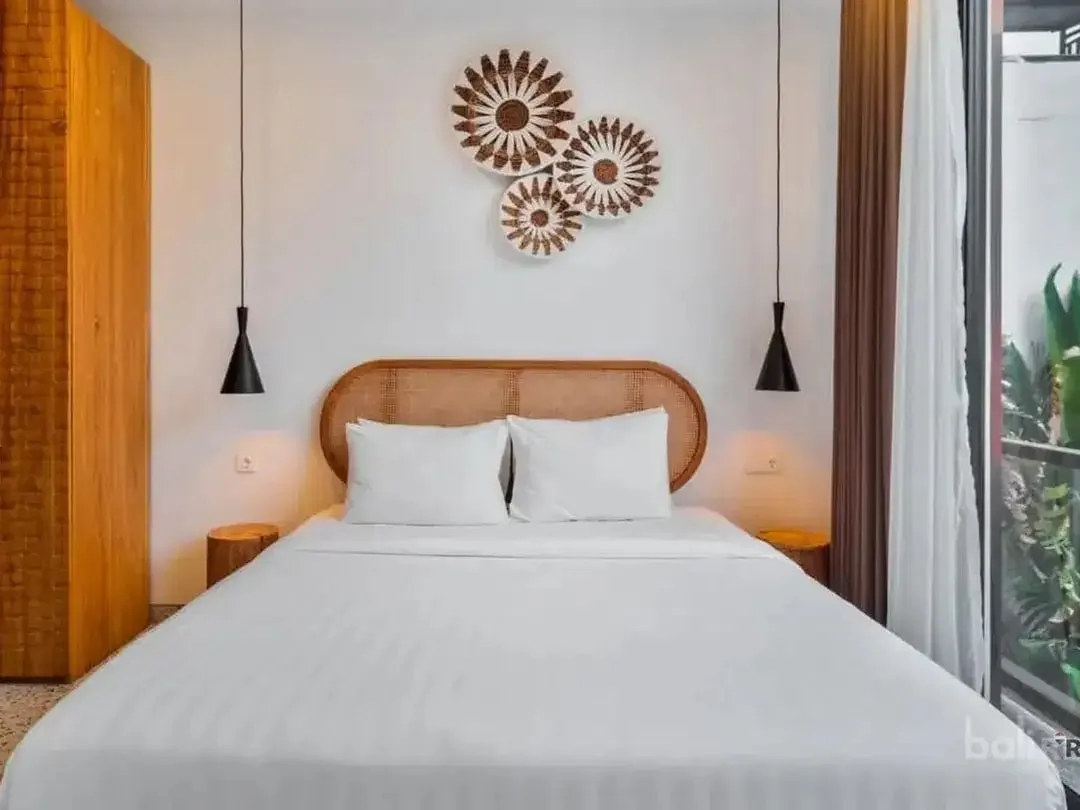 Exclusive Modern Villa For Leasehold 21 Years at Berawa Canggu - Image 2 of 9