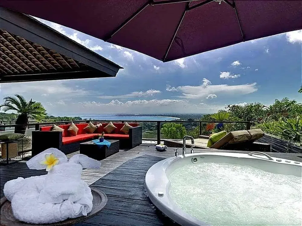 DIJUAL PRIVATE VILLA - JIMBARAN BAY & AIRPORT VIEW - Image 2 of 9