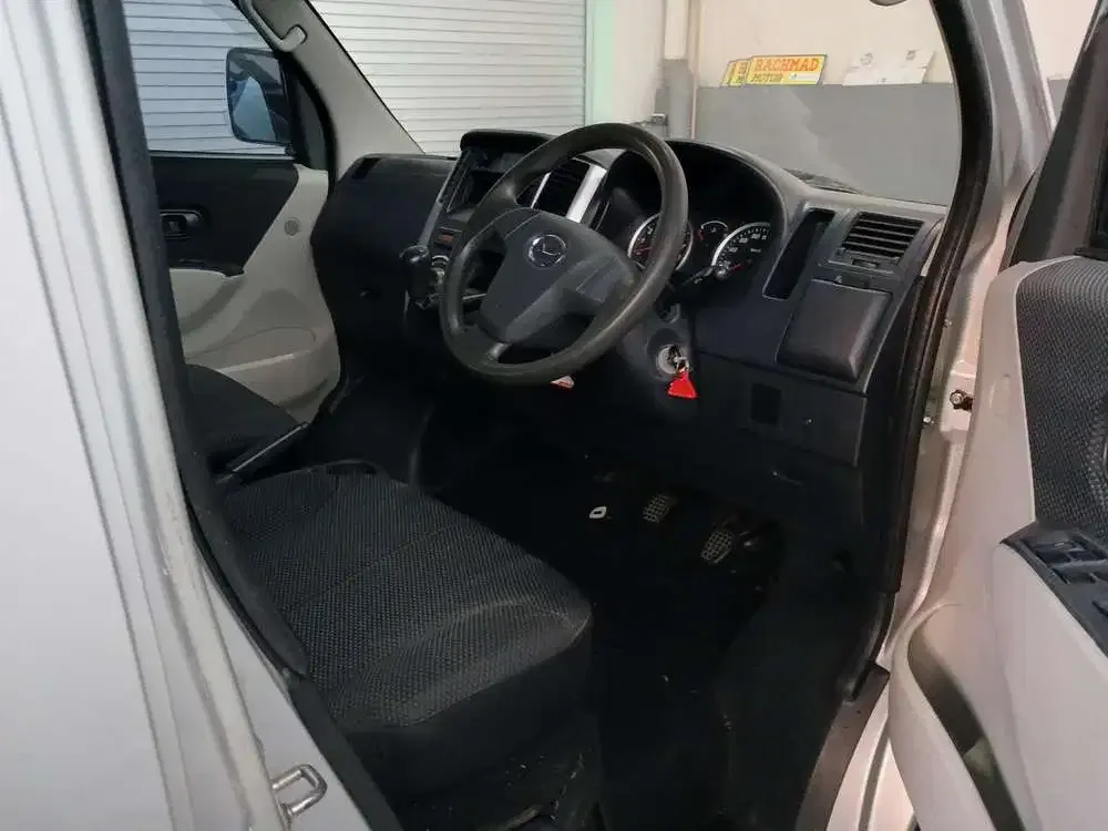 Daihatsu Luxio D 2022 Silver met 1.5cc - Image 9 of 9