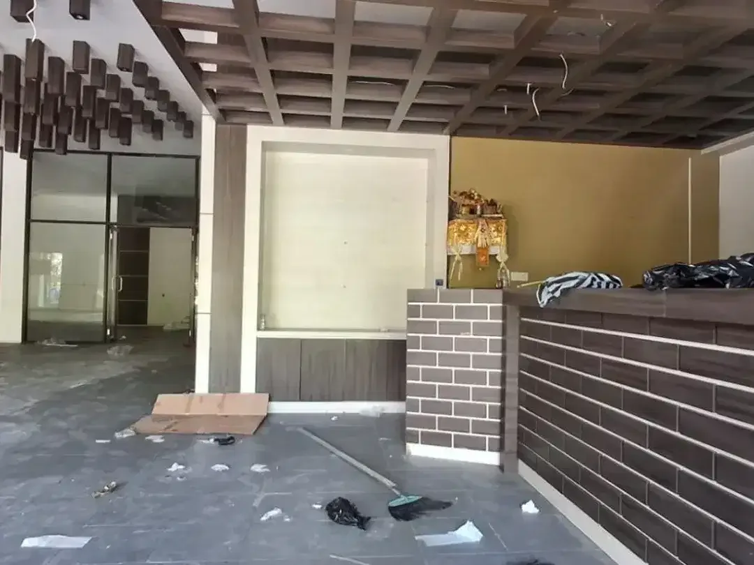 Disewakan ruko kantor EXOTIC semi furnished jalan utama by pass Tuban dekat airport Ngurah Rai, Bali - Image 3 of 10