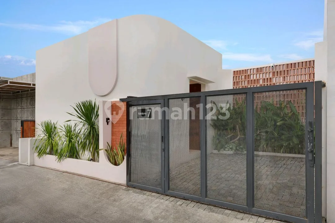 Exclusive 2Br Mediterranean Villa With Private Pool - Close To Ubud - Image 2 of 4