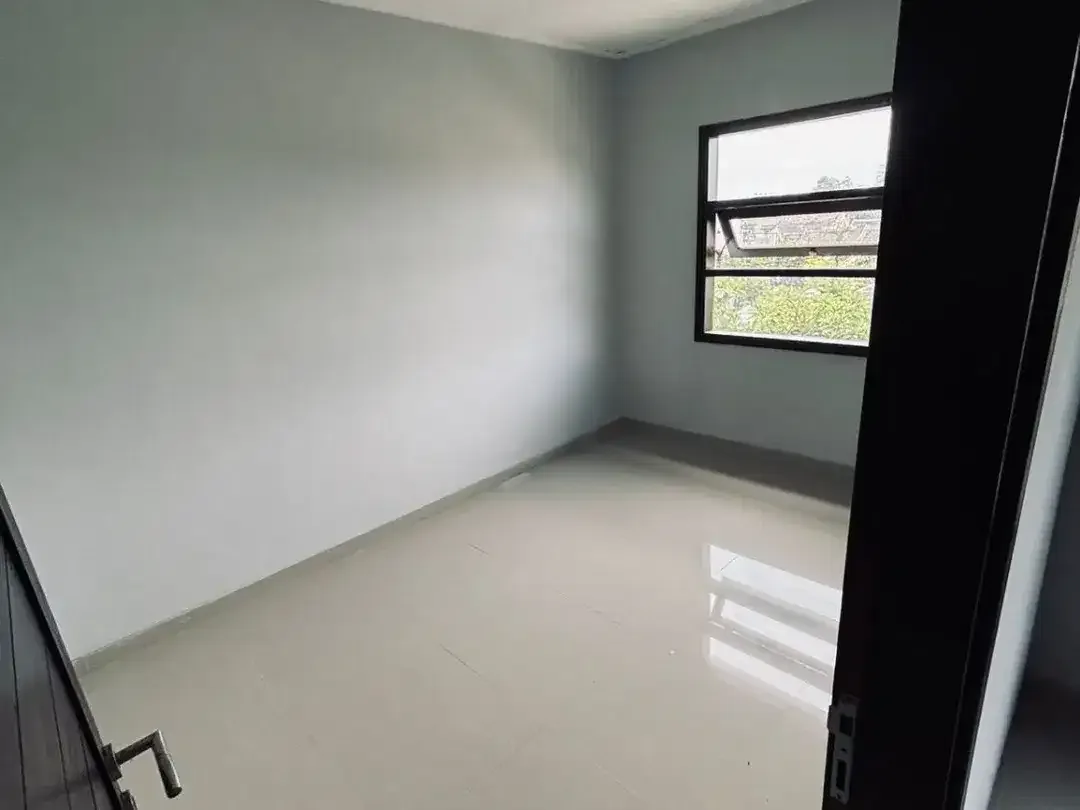 DIJUAL RUMAH 2 LANTAI SIAP HUNI – JIMBARAN, BALI ( RBN / ADT FB / LM ) - Image 7 of 10