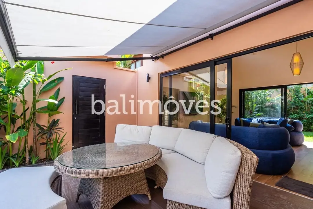 Villa Bagus 4 Kamar Tidur Diatas Tanah 400m2 Di Tepi Pantai Sanur - Image 2 of 10