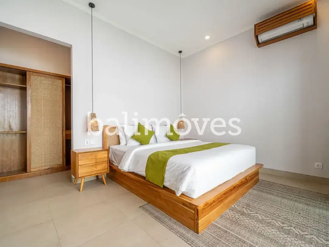 Kompleks Vila Tepi Pantai Baru dengan Tiga Kamar Tidur di Sanur - Image 2 of 10